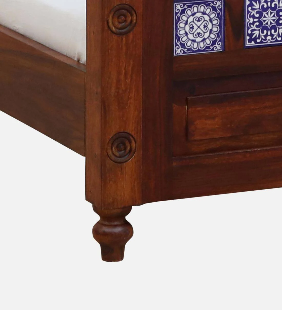 Jodha Tile Sheesham Wood Poster Bed In Honey Oak Finish